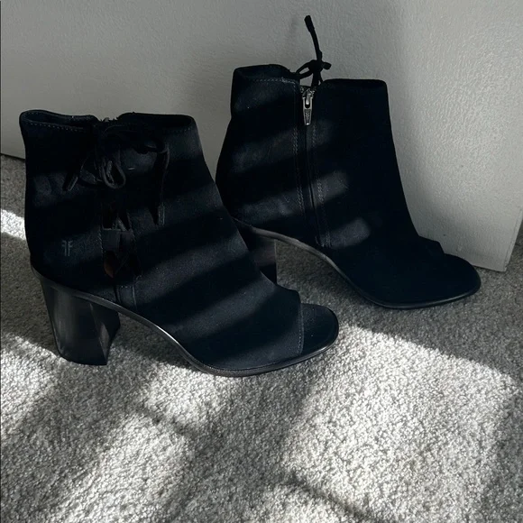 Frye Amy Side Ghillie Bootie NWOT - Picture 2 of 7